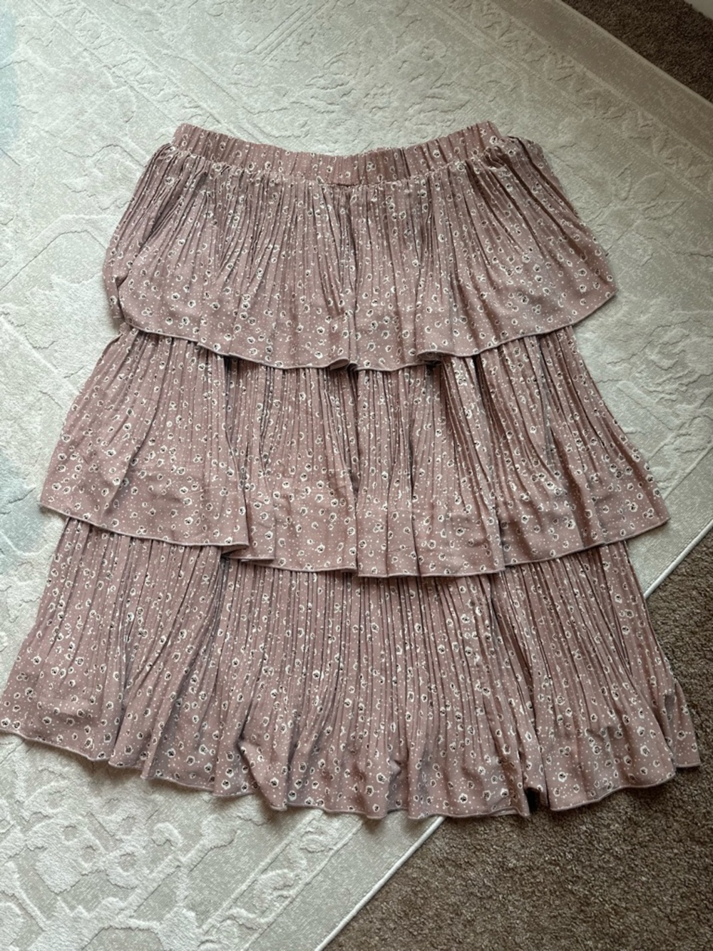 Dainty Jewells Tiered Floral Midi Skirt in Dusty Rose